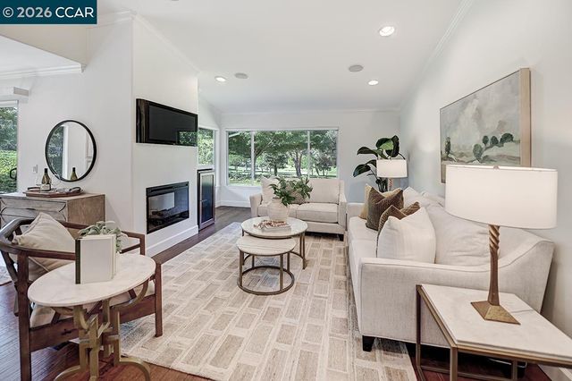997 Terra California Dr 1, Walnut Creek, CA 94595