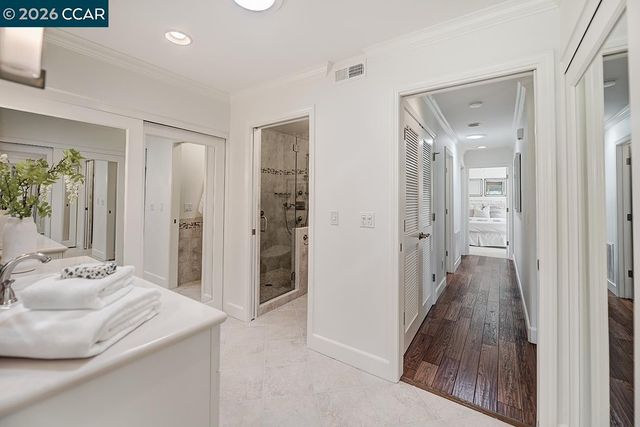 997 Terra California Dr 1, Walnut Creek, CA 94595