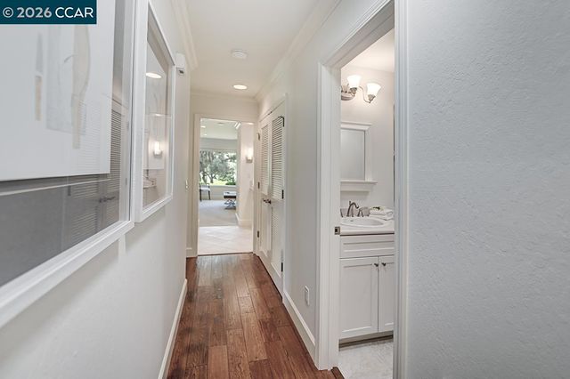 997 Terra California Dr 1, Walnut Creek, CA 94595