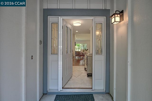997 Terra California Dr 1, Walnut Creek, CA 94595