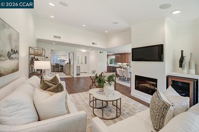 997 Terra California Dr 1, Walnut Creek, CA 94595