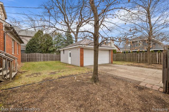 810 Chestnut Street, Birmingham, MI 48009