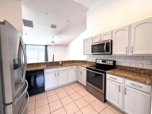 205 PARADISE WOODS PLACE, Davenport, FL 33896