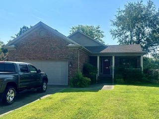 329 Irish Circle, Hopkinsville, KY 42240