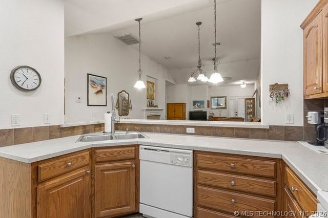 7409 S 84th East Avenue, Tulsa, OK 74133