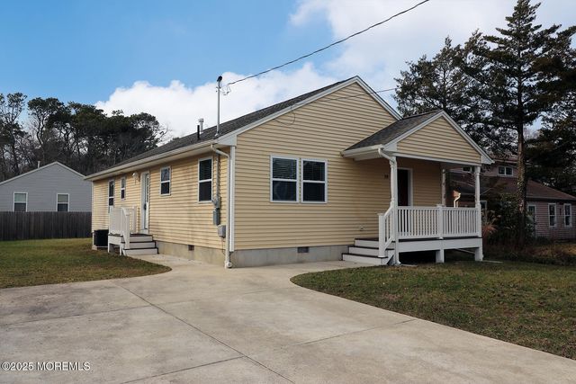 28 Dolphin Way, Waretown, NJ 08758