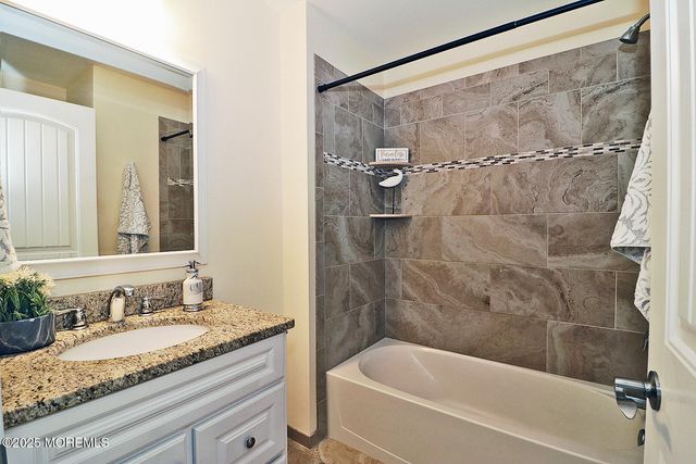 28 Dolphin Way, Waretown, NJ 08758