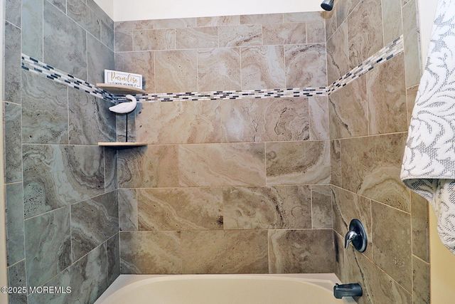 28 Dolphin Way, Waretown, NJ 08758