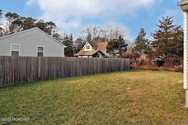 28 Dolphin Way, Waretown, NJ 08758