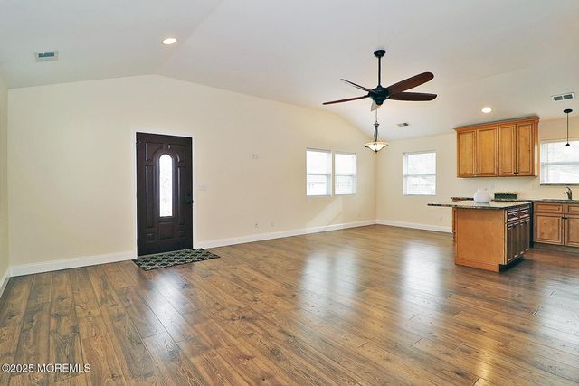 28 Dolphin Way, Waretown, NJ 08758