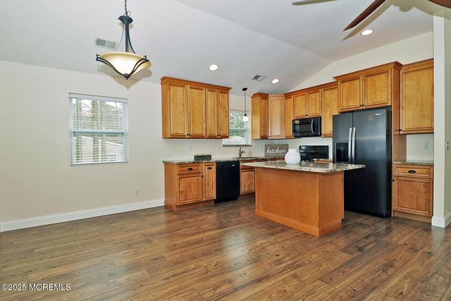 28 Dolphin Way, Waretown, NJ 08758