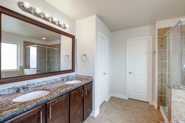 915 Oakwood Way, San Antonio, TX 78245