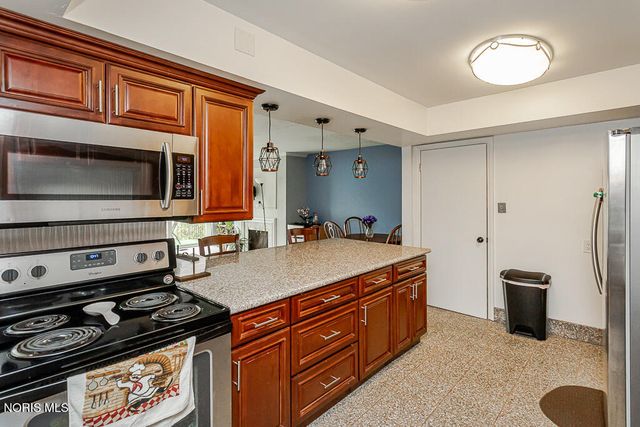 4243 W Bancroft Street, Apt 205w, Ottawa Hills, OH 43615