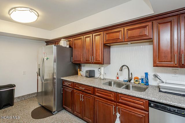 4243 W Bancroft Street, Apt 205w, Ottawa Hills, OH 43615