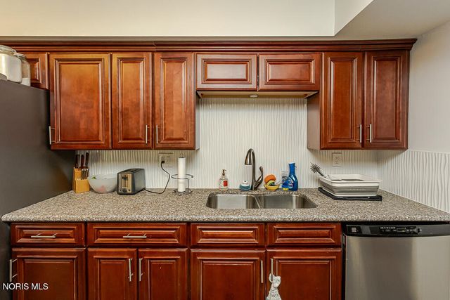 4243 W Bancroft Street, Apt 205w, Ottawa Hills, OH 43615