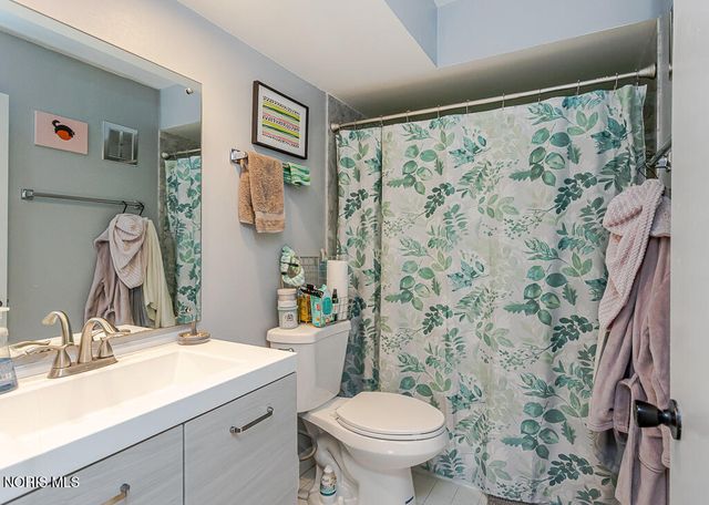 4243 W Bancroft Street, Apt 205w, Ottawa Hills, OH 43615