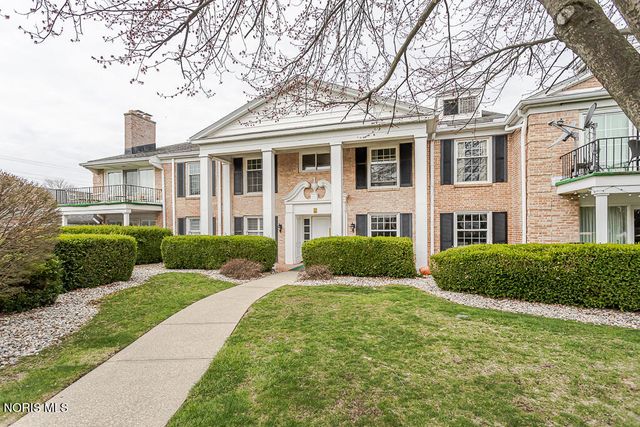 4243 W Bancroft Street, Apt 205w, Ottawa Hills, OH 43615