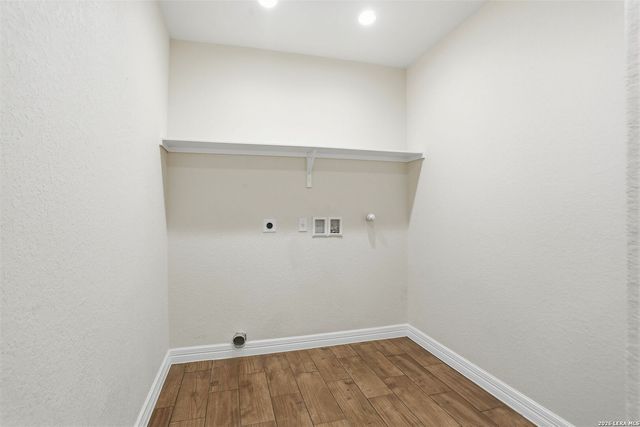 100 W Short Meadow, Lytle, TX 78052