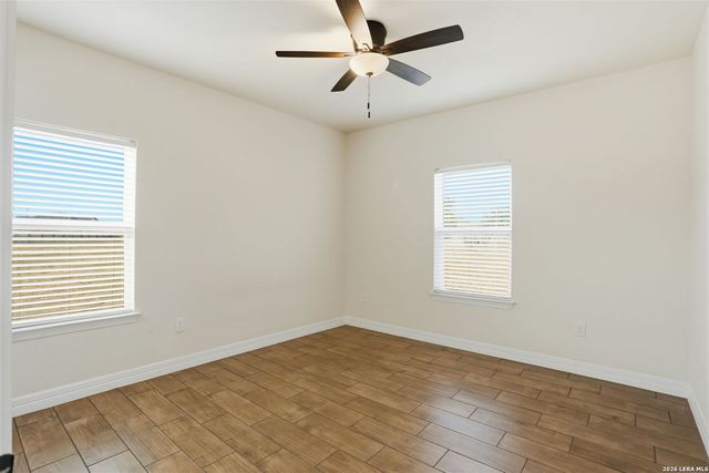 100 W Short Meadow, Lytle, TX 78052