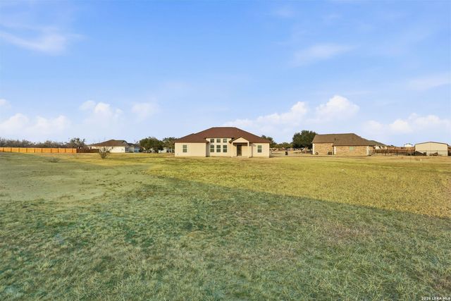100 W Short Meadow, Lytle, TX 78052