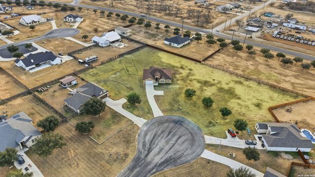 100 W Short Meadow, Lytle, TX 78052