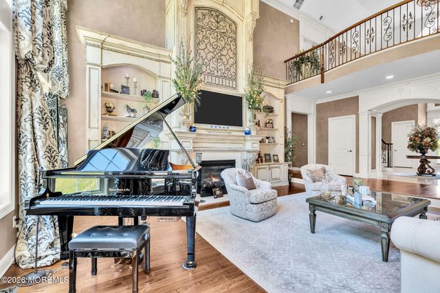 24 Embry Farm Road, Marlboro, NJ 07746