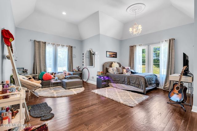 24 Embry Farm Road, Marlboro, NJ 07746