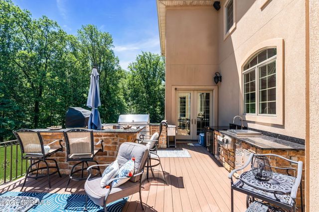 24 Embry Farm Road, Marlboro, NJ 07746
