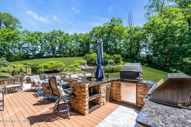 24 Embry Farm Road, Marlboro, NJ 07746