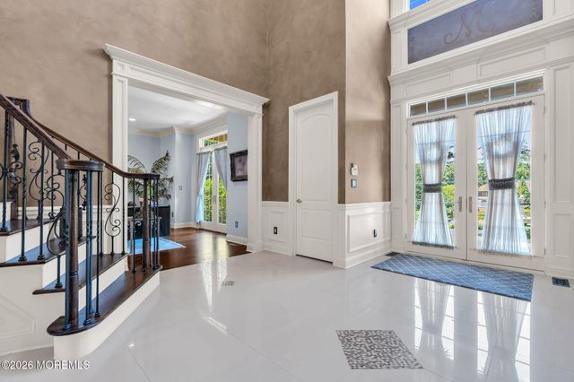 24 Embry Farm Road, Marlboro, NJ 07746
