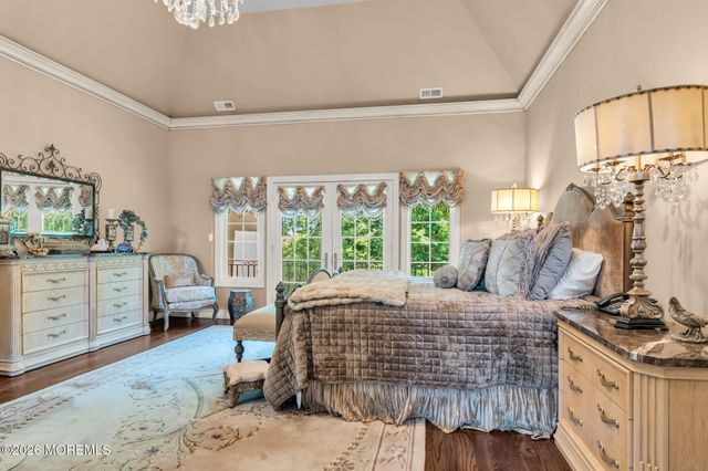 24 Embry Farm Road, Marlboro, NJ 07746