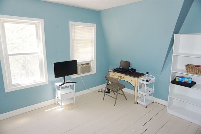 112 Durant St, Lowell, MA 01850