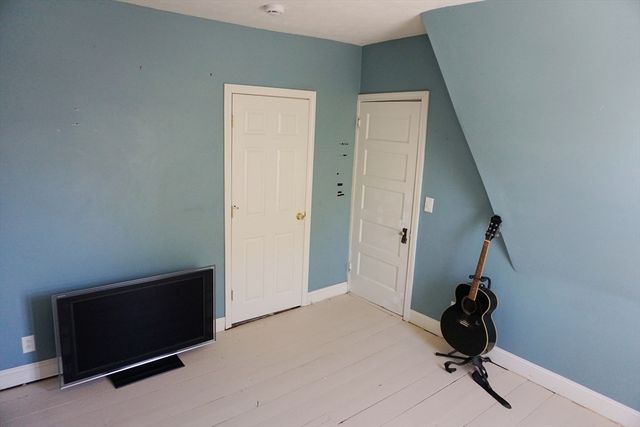 112 Durant St, Lowell, MA 01850