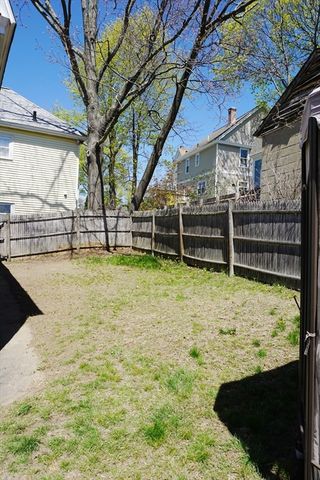 112 Durant St, Lowell, MA 01850