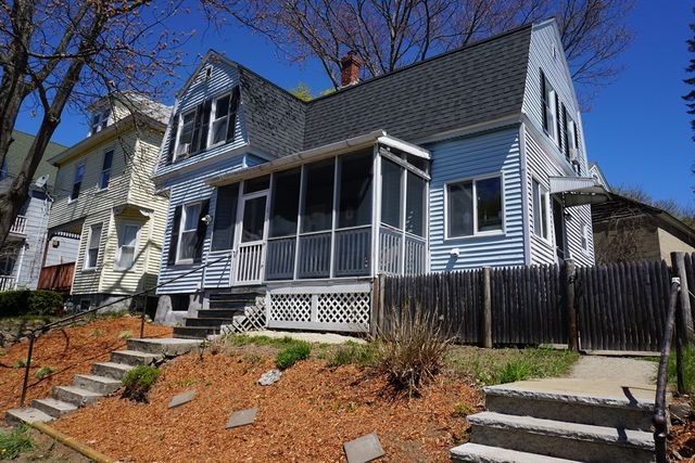 112 Durant St, Lowell, MA 01850