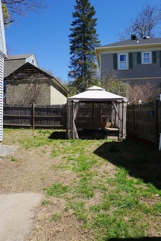 112 Durant St, Lowell, MA 01850