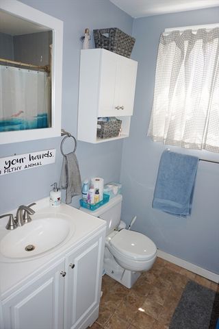 112 Durant St, Lowell, MA 01850
