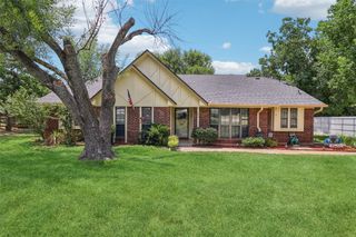 207 Stone Canyon Drive, Highland Village, TX 75077
