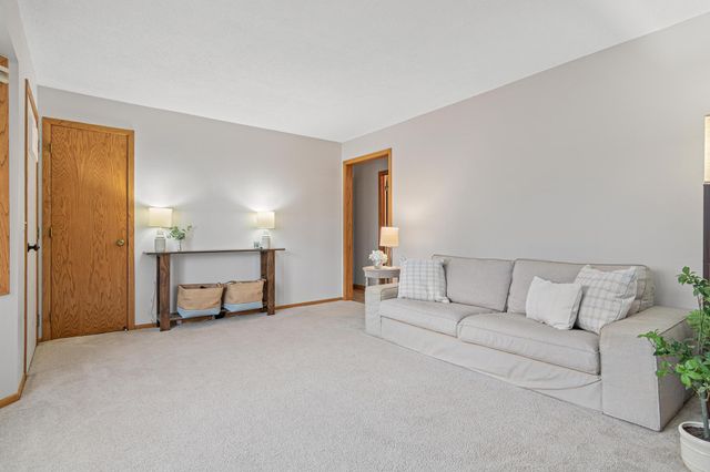 2051 107th Avenue NW, Coon Rapids, MN 55433