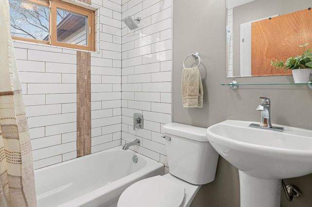 2051 107th Avenue NW, Coon Rapids, MN 55433