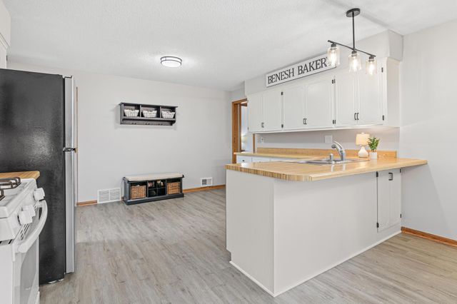 2051 107th Avenue NW, Coon Rapids, MN 55433