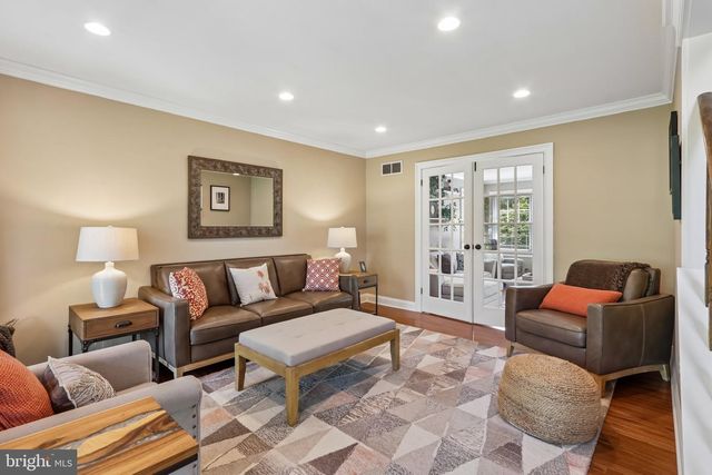 116 LONGWOOD CIR, Doylestown, PA 18901