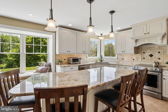 116 LONGWOOD CIR, Doylestown, PA 18901