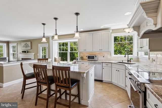 116 LONGWOOD CIR, Doylestown, PA 18901