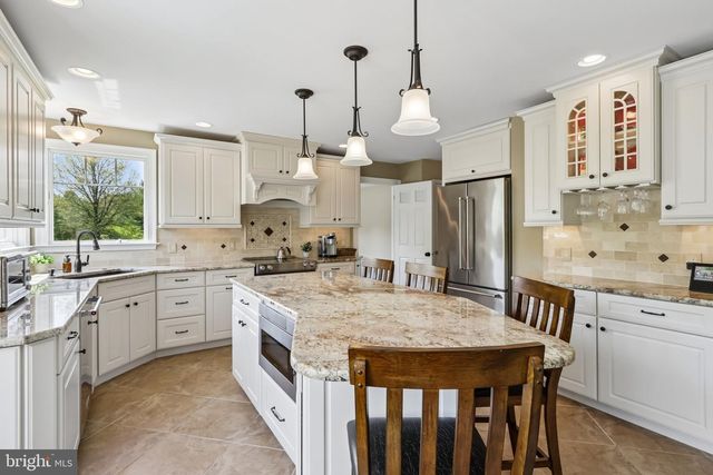 116 LONGWOOD CIR, Doylestown, PA 18901