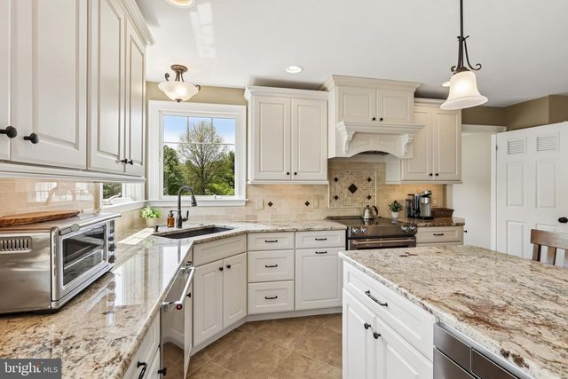 116 LONGWOOD CIR, Doylestown, PA 18901