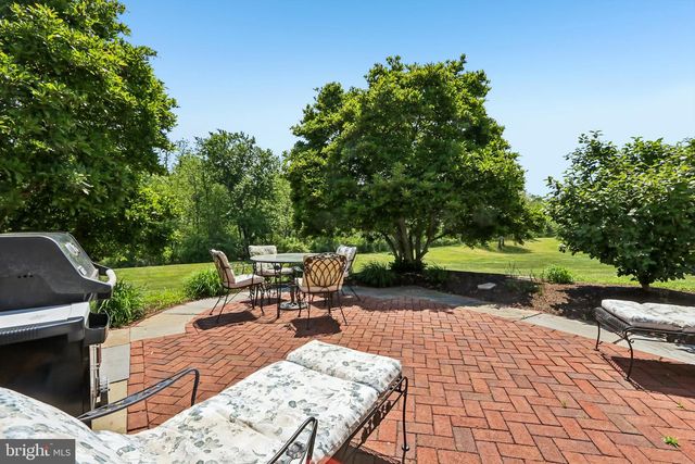 116 LONGWOOD CIR, Doylestown, PA 18901