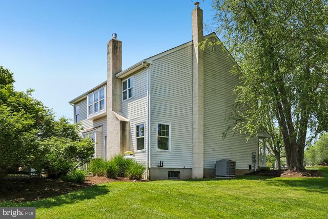 116 LONGWOOD CIR, Doylestown, PA 18901