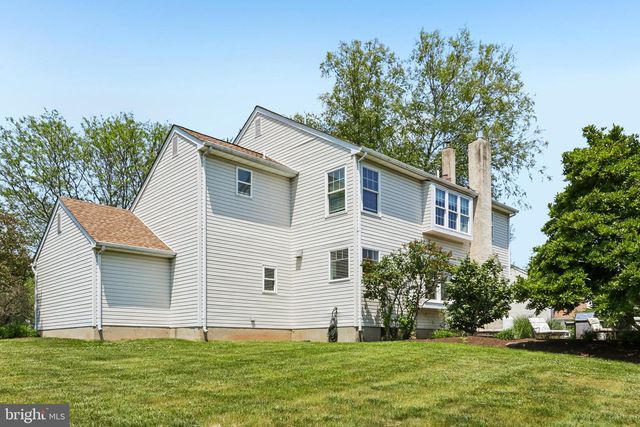 116 LONGWOOD CIR, Doylestown, PA 18901