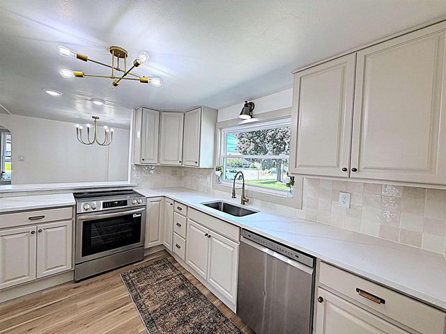 918 GRAND AVENUE, Little Chute, WI 54140